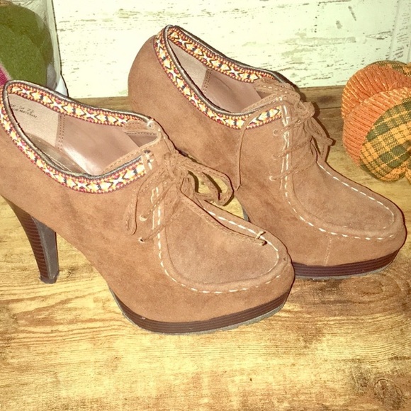 🌟Anne Michelle lace heels🌟 - Picture 2 of 4